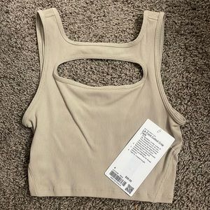 Lululemon tank